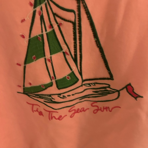 NWOT LILLY PULITZER sweatshirt. - Picture 4 of 16